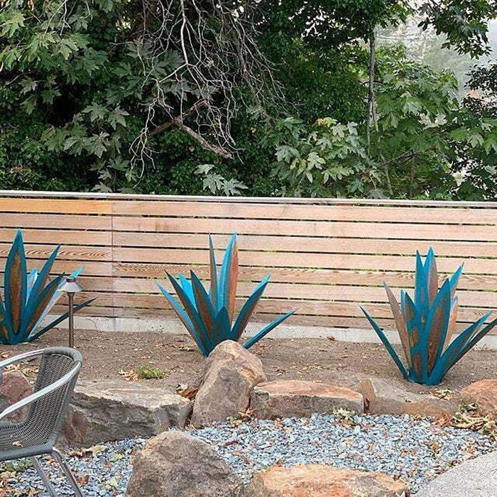 Metal agave sculpture, rustic hand-painted decoration, for indoor/garden use.