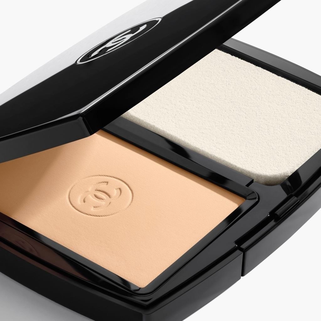 CHANEL makiažo pagrindas ULTRA LE TEINT - 13 g