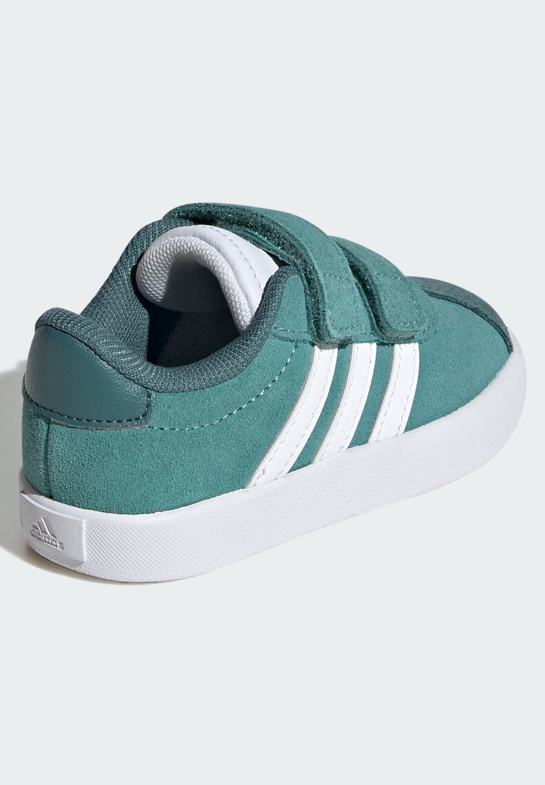 adidas Sportswear COURT - Babyschoenen - poedergroen, wolkenwit, tweedehands groen