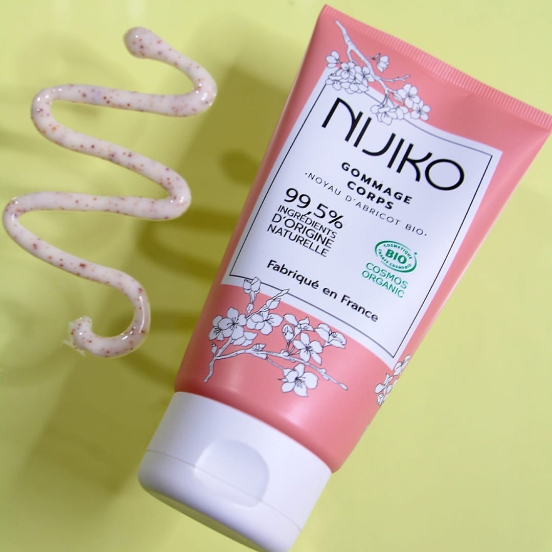 NIJIKO Gommage Corps Bio aux Noyaux d'Abricot