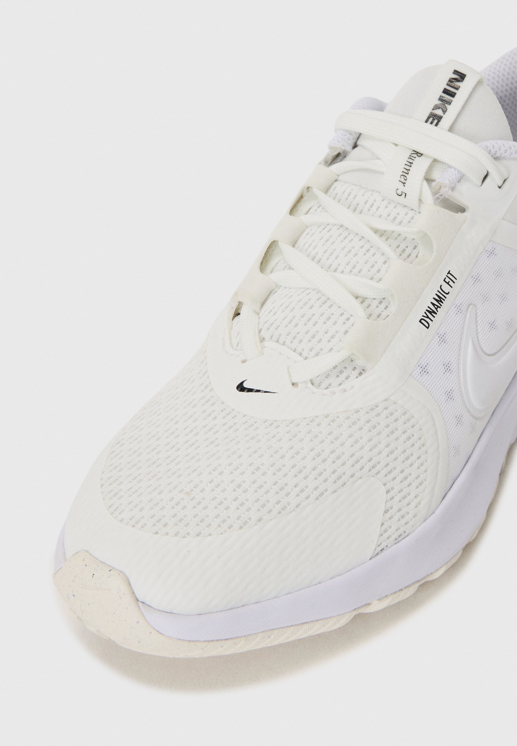Nike Performance STAR RUNNER 5 UNISEX - Hardloopschoenen voor op de weg - Summit wit/wit/zwart