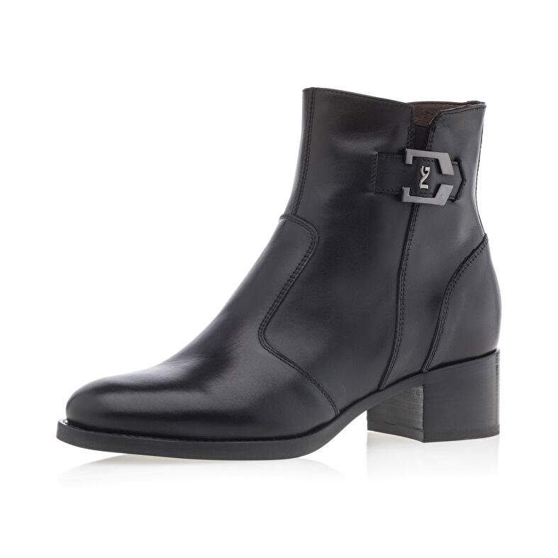 Botas negras de mujer / Botines