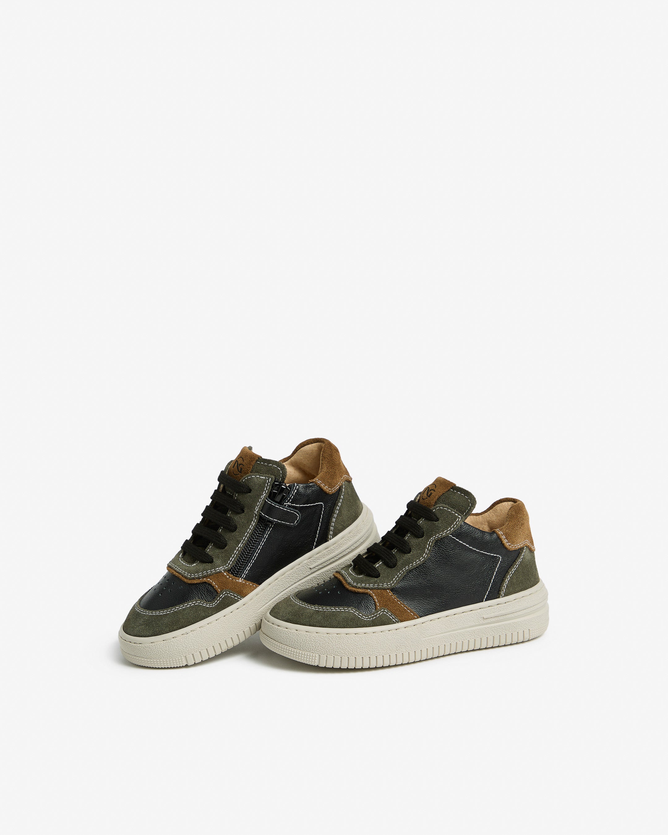  Baskets en cuir et daim pour enfants
