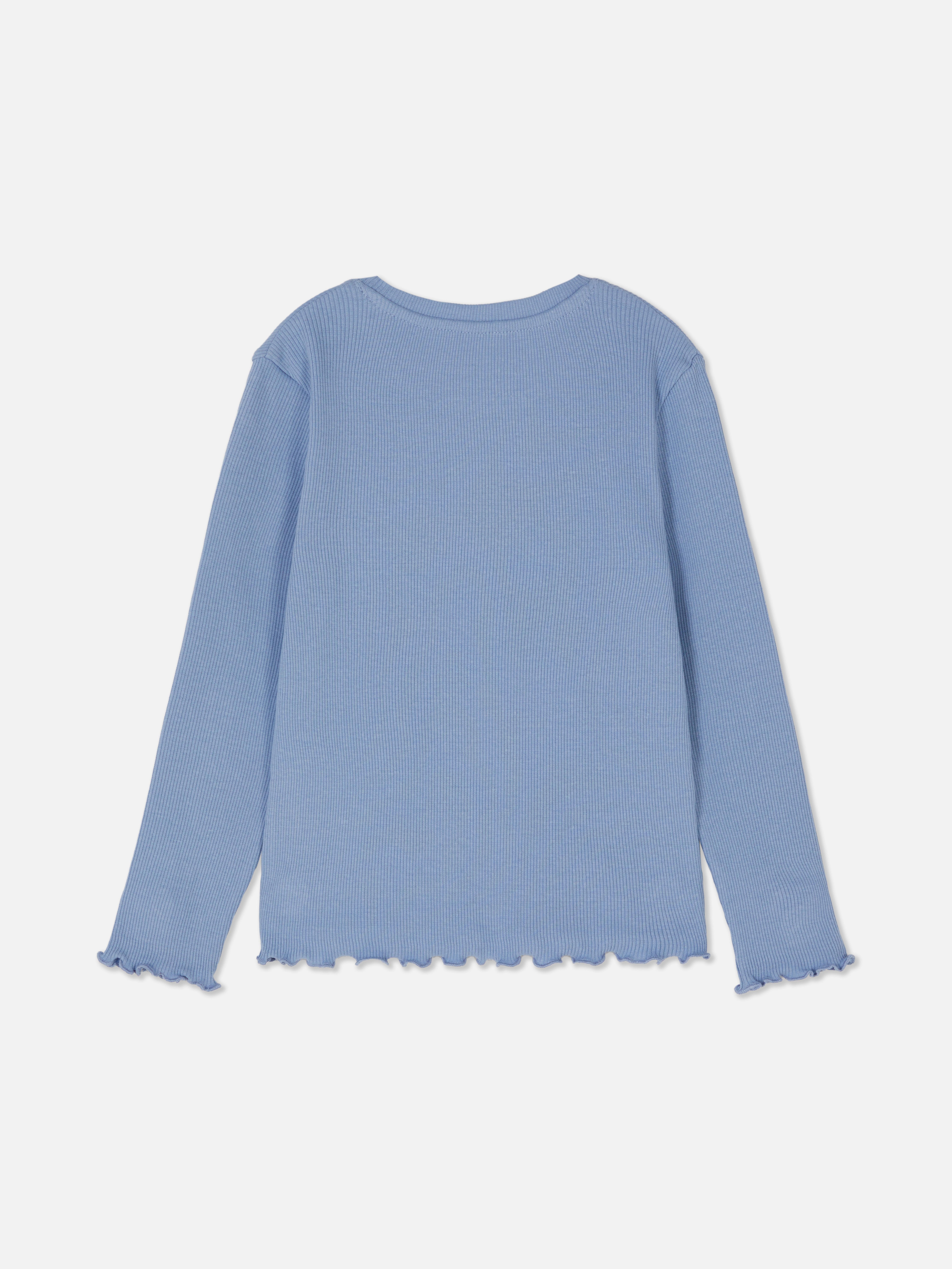 Geripptes T-Shirt mit gewelltem Saum. Geripptes T-Shirt mit Rundhalsausschnitt, langen Ärmeln und Falten am Saum.