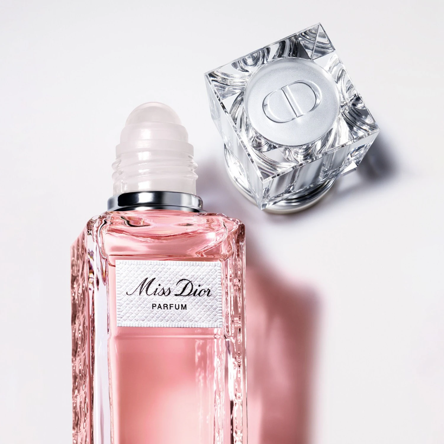 DIOR Parfum Roller-Pearl Parfum nomade - notes fleuries, fruitées & boisées