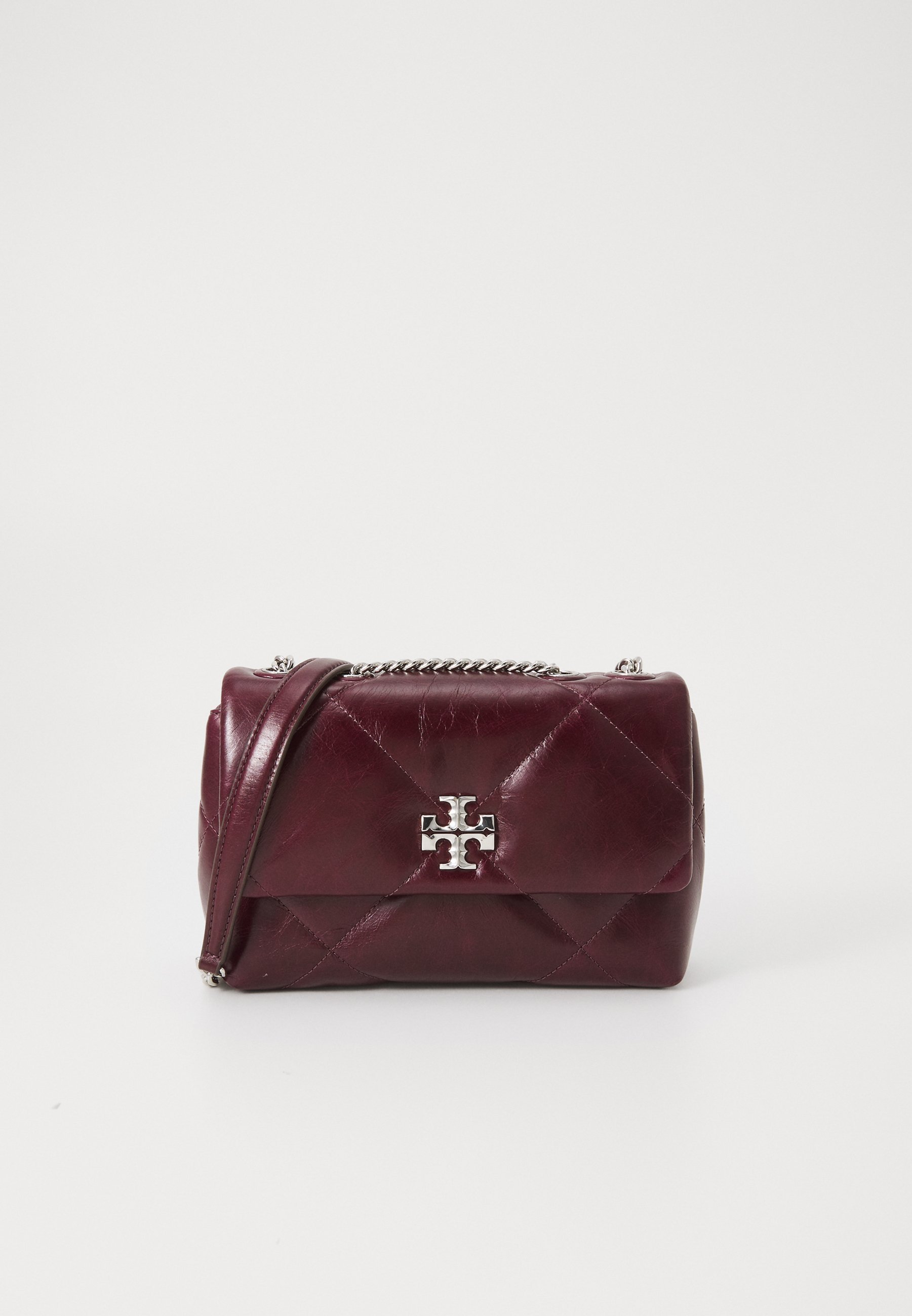 Tory Burch KIRA DIAMOND QUILT DISTRESSED SMALL CONVERTIBLE SHOULDER BAG - Torbica - tamno karmin