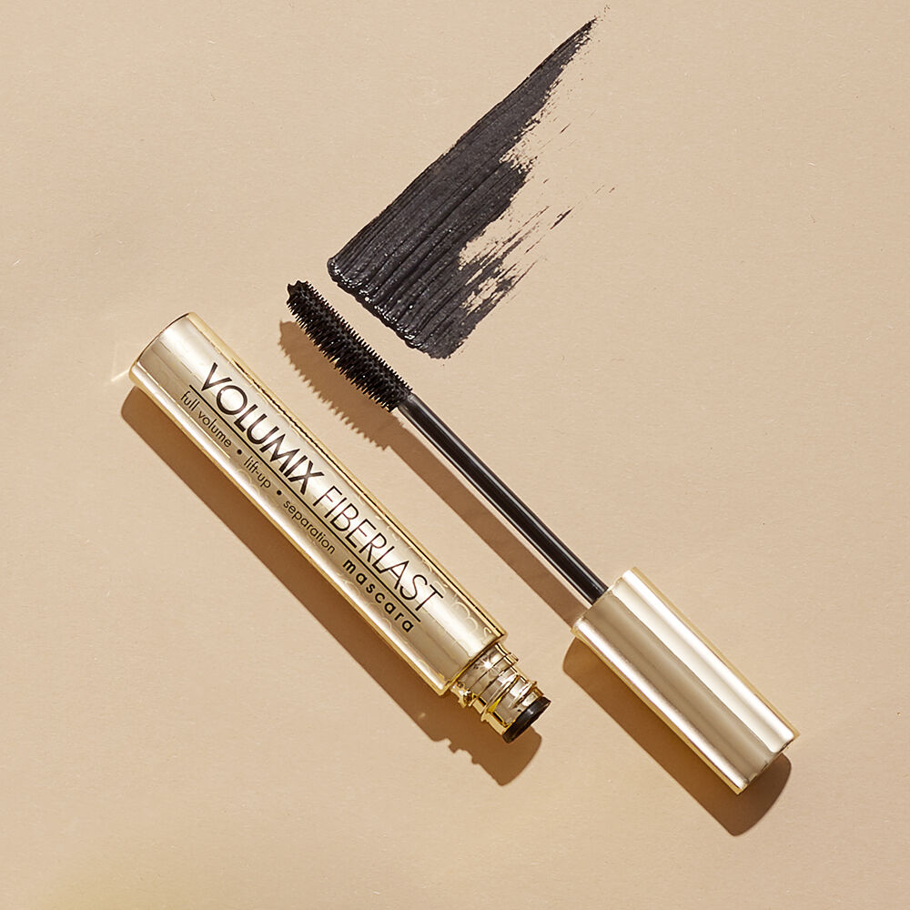 Eveline Volumix Fiberlast 9ml mascara der fortykker og forlænger håret.