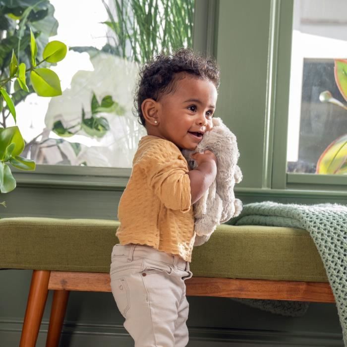 INGENUITY Baby Nachtlampje, Konijnenknuffel, Babycadeau, Sylvie Pluche Speelgoed, Reageert op Babygehuil, Muzikaal, Lichtgevend, Speenclip
