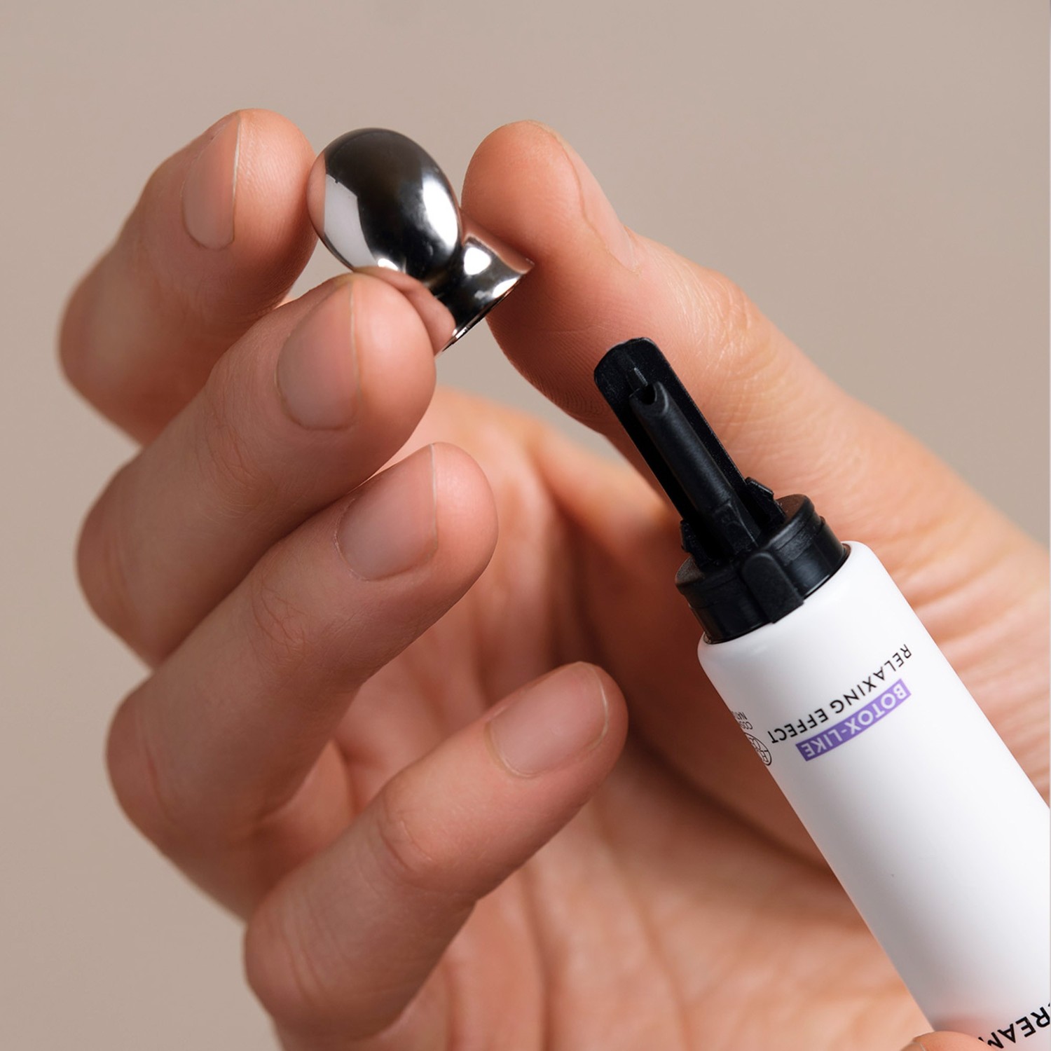 MÁDARA Wrinkle Resist Crème contour des yeux