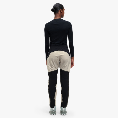 On Pantalon de tempête