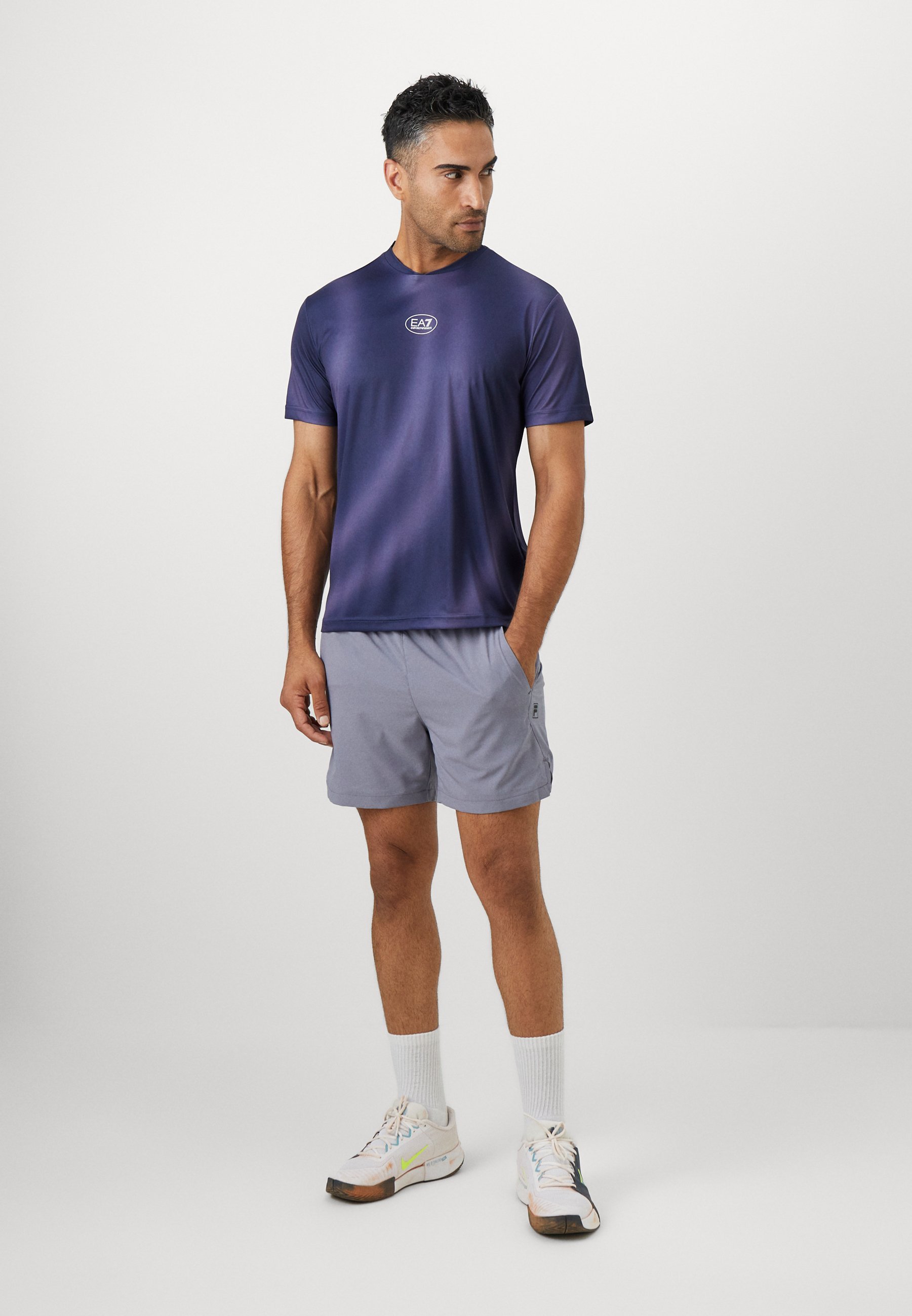 EA7 Emporio Armani TENNIS PRO TEE GRAPHIC - Sport T-shirt - blauwe tint