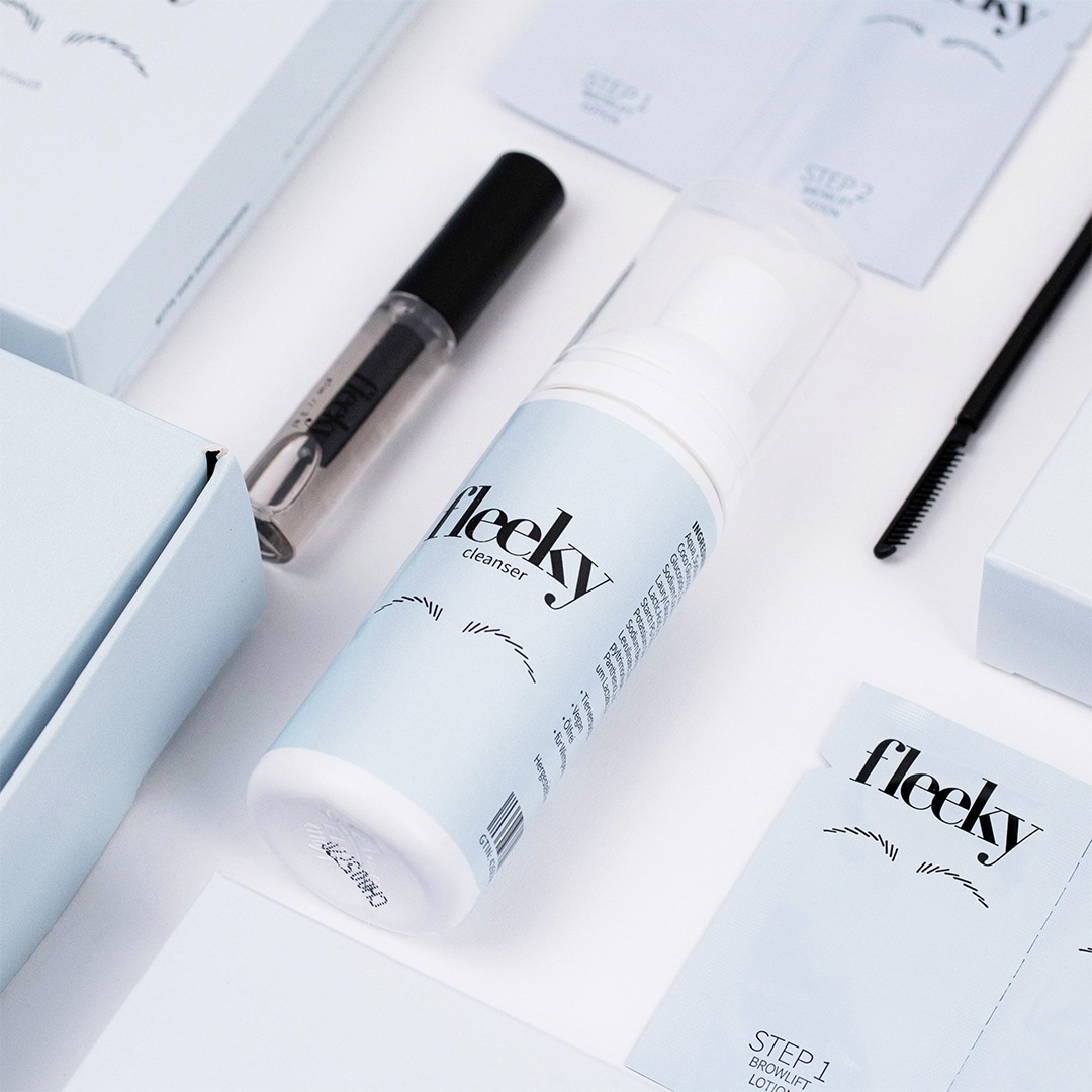 „Fleeky Eyebrow Gel Browlift Kit Maxi“ – tobulos formos ir apimties antakiams – 1 vnt.