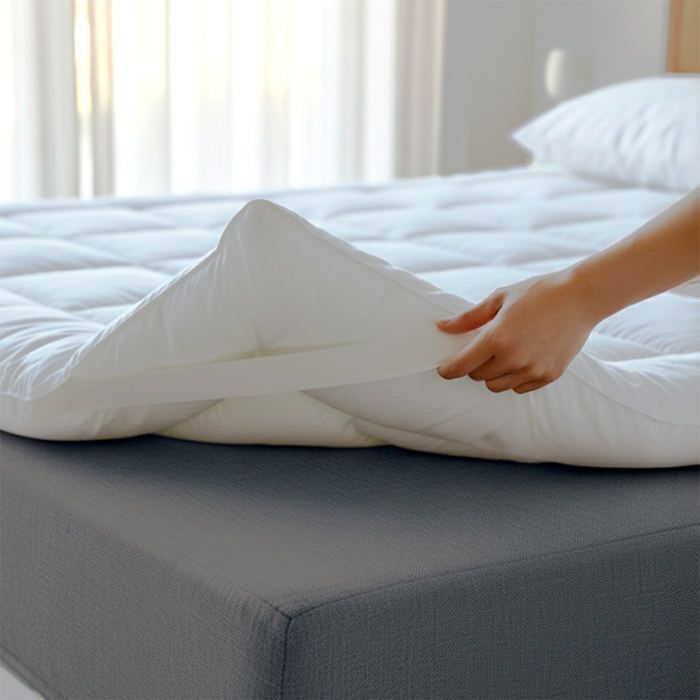 The White Stone Mattress Topper 90x190 cm, Padded with 500 g/m² Wadding | Breathable Microfiber Cover with Elasticated Corners