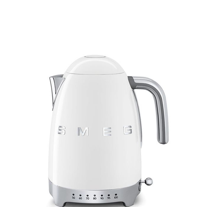 Bollitore Smeg stile anni '50 KLF04WHEU da 1,7 litri, 2400 Watt, bianco.