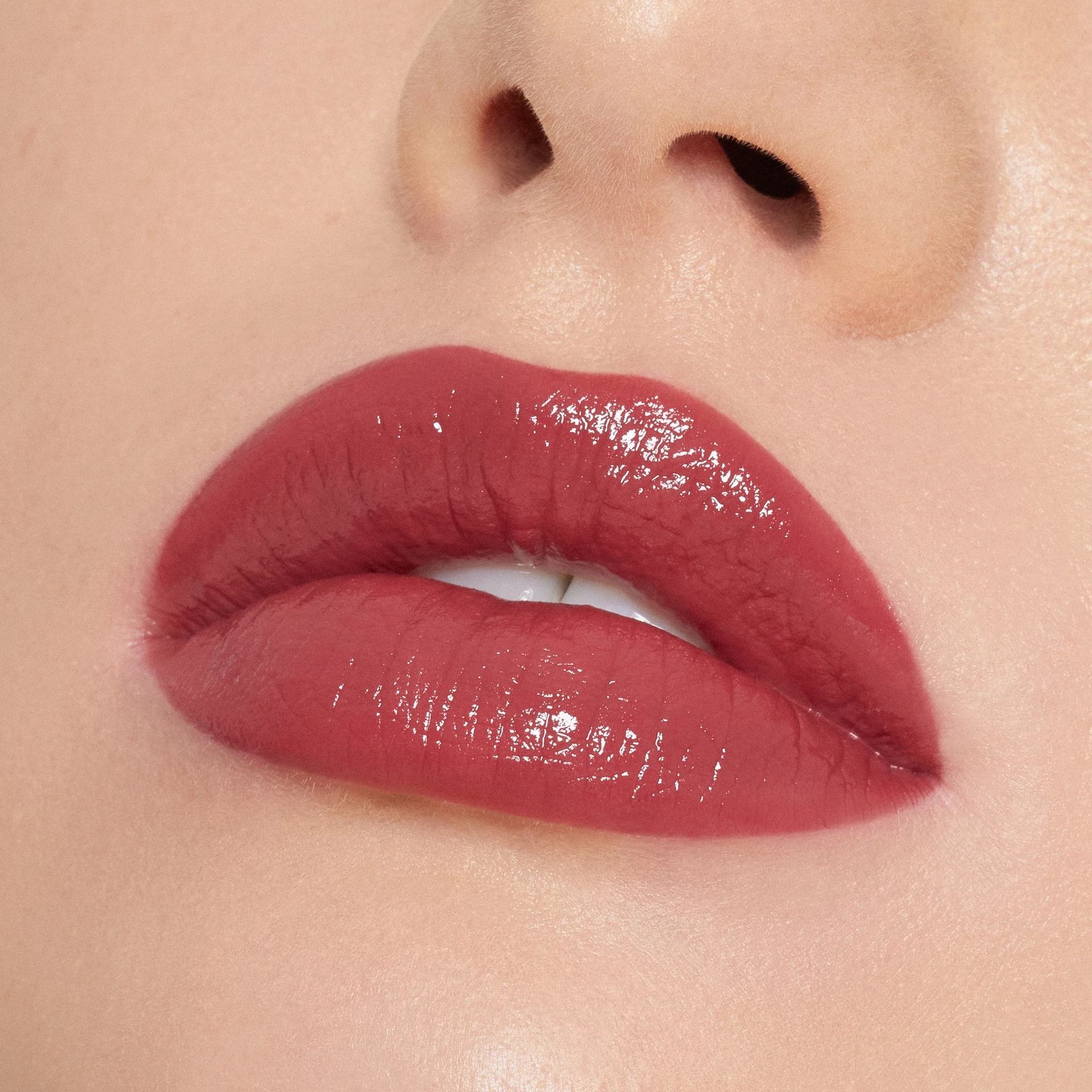 Lac de buze strălucitor 341 Whole Lewk - Kylie By Kylie Jenner