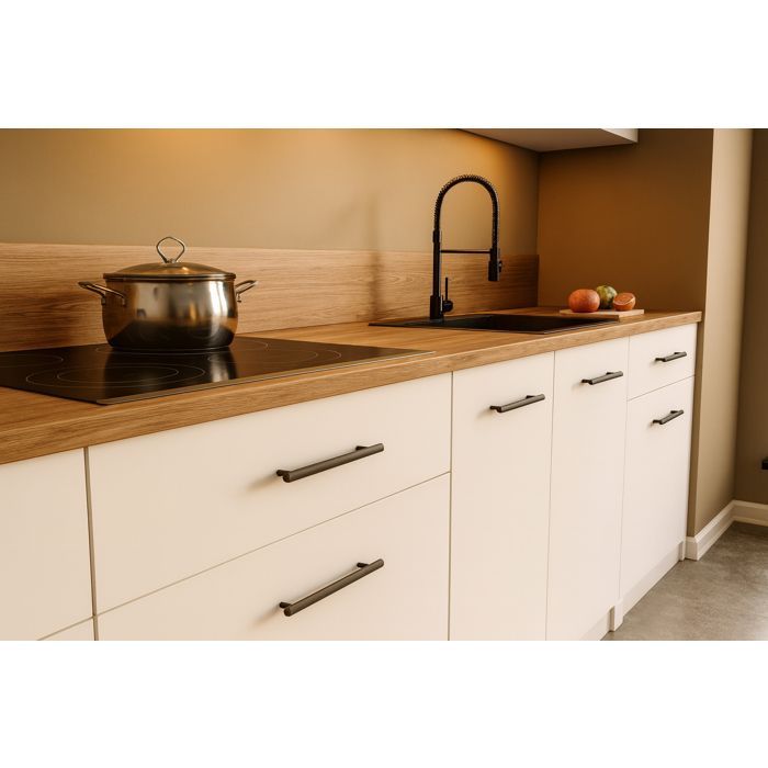 Cocina completa VIKI BLANCO MATE de 300 cm con columna de horno y 9 módulos de 18 mm.
