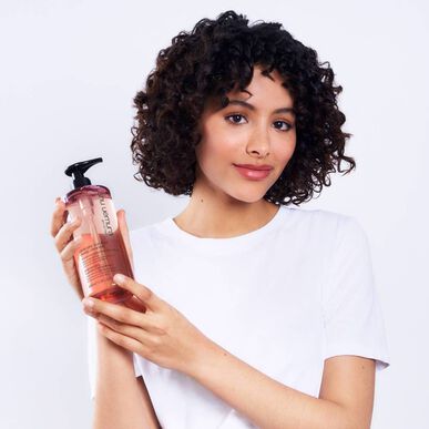 Shu Uemura Delicate Comfort Deep Cleanser šampūnas sausiems plaukams 400 ml