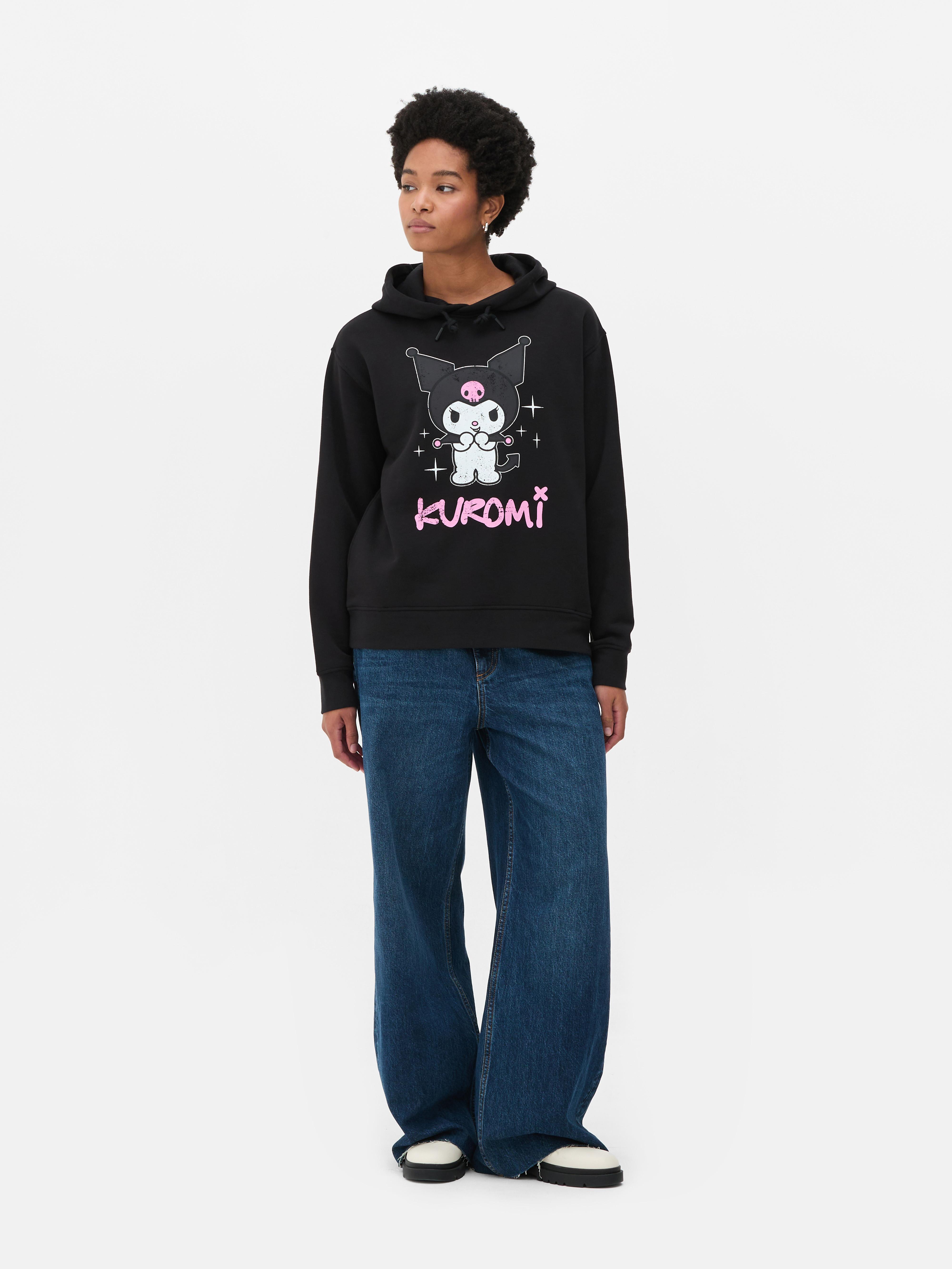 Φούτερ με τύπωμα Hello Kitty Kuromi. Ένα κλασικό φούτερ με μεγάλο τύπωμα Hello Kitty Kuromi στο στήθος.