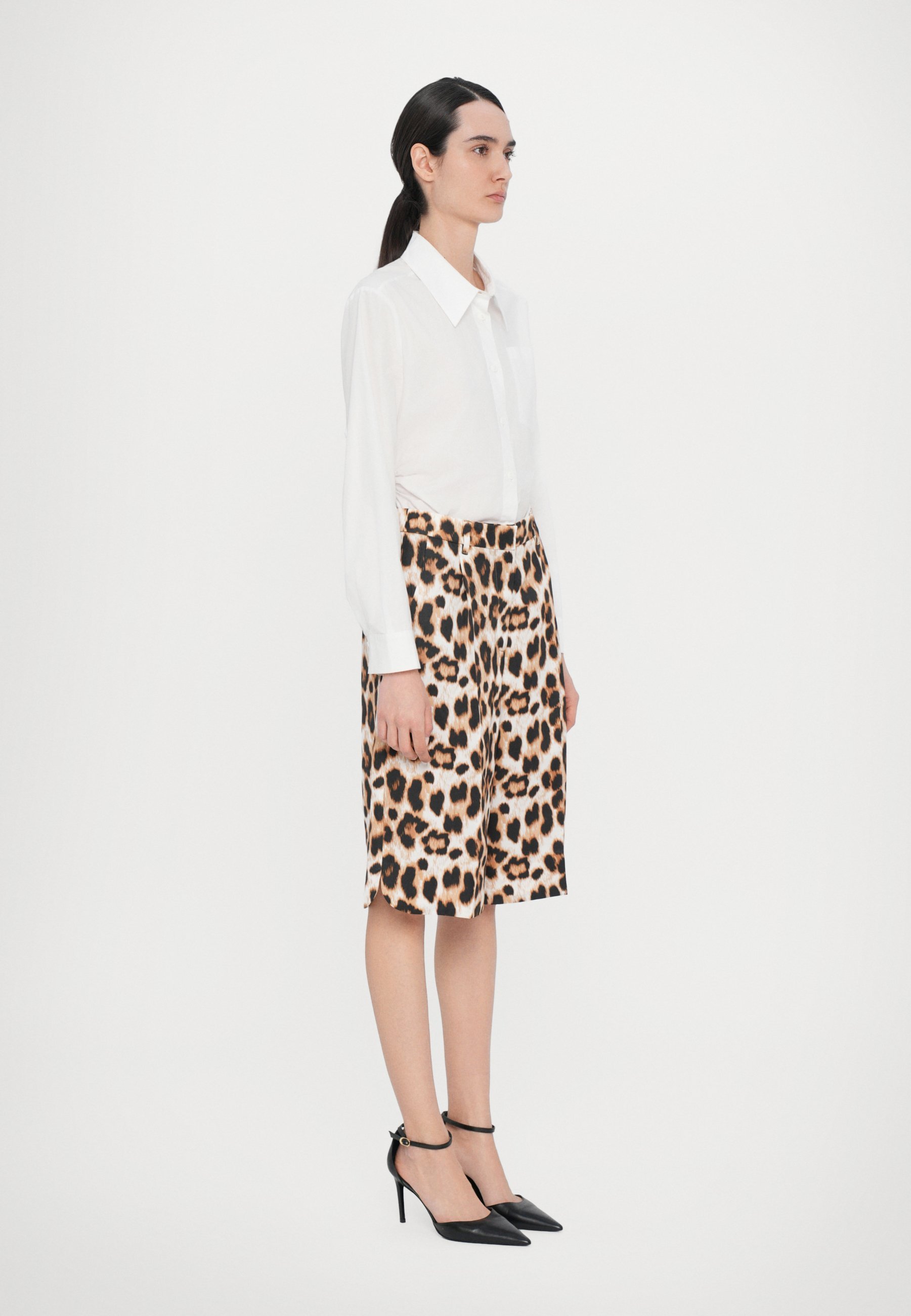 MUNTHE UAMA - Shorts - mocha