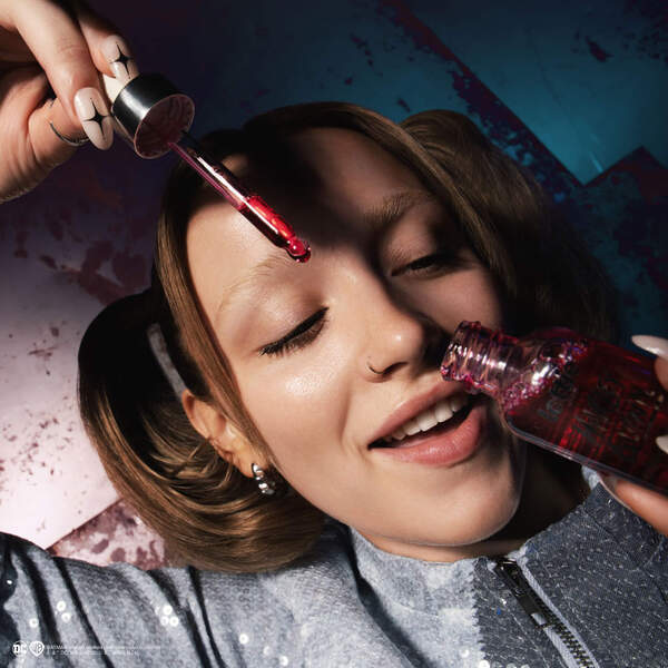 Lottie London x Harley Quinn Crimson Craze alapozó