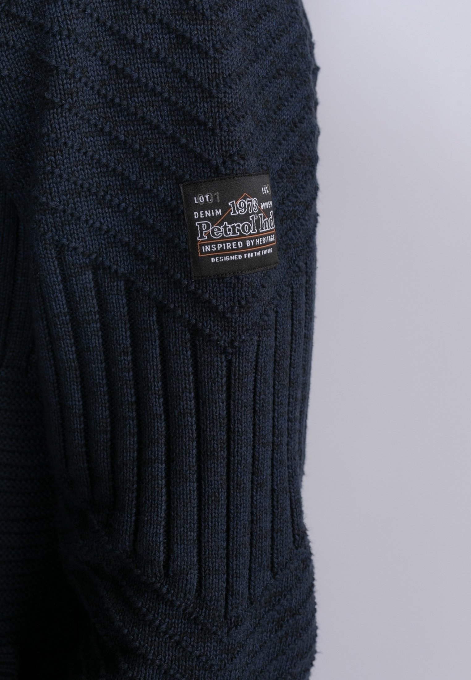 Strickjacke von Petrol Industries – blau