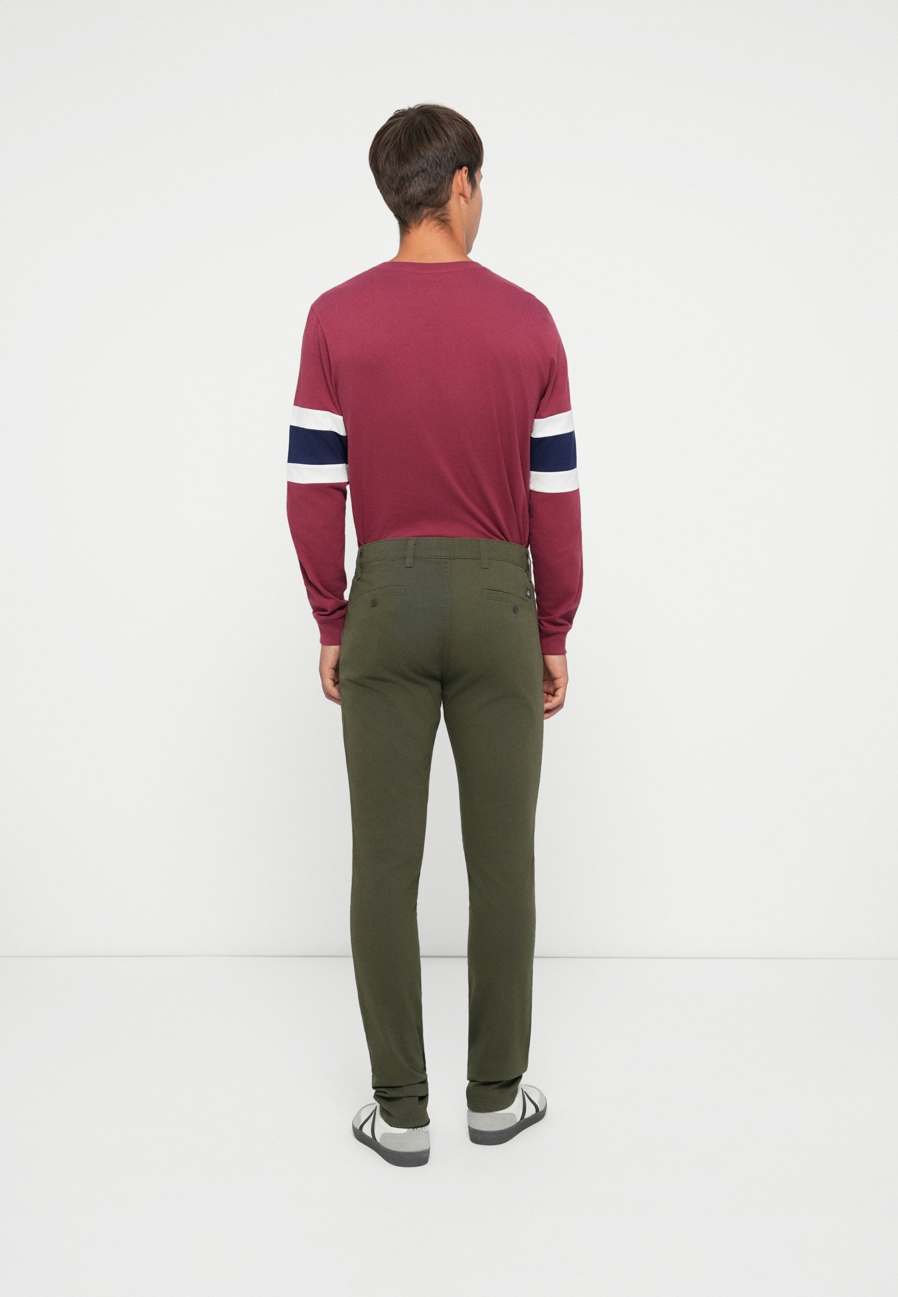 DOCKERS ULTIMATE - Chinos - verde militare