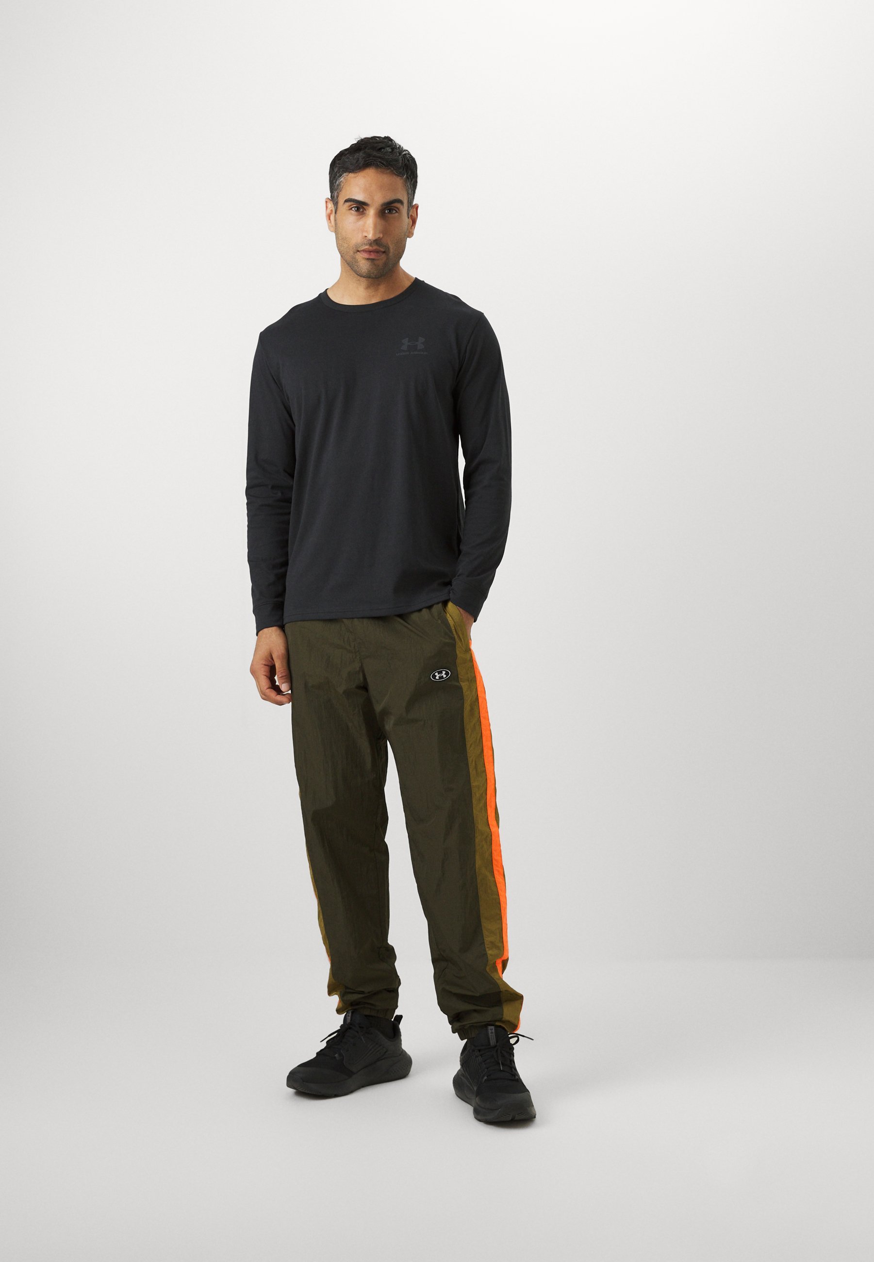 Under Armour LEFT CHEST - Top met lange mouwen - zwart/pitchgrijs