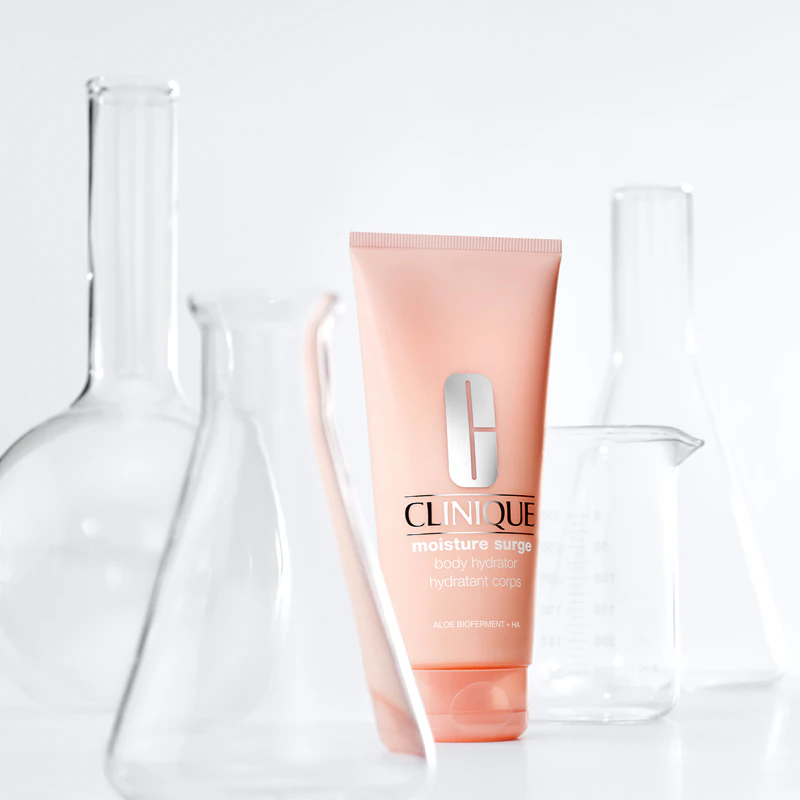 Clinique Moisture Surge™ Creme hidratante corporal profundamente hidratante para todos os tipos de pele.