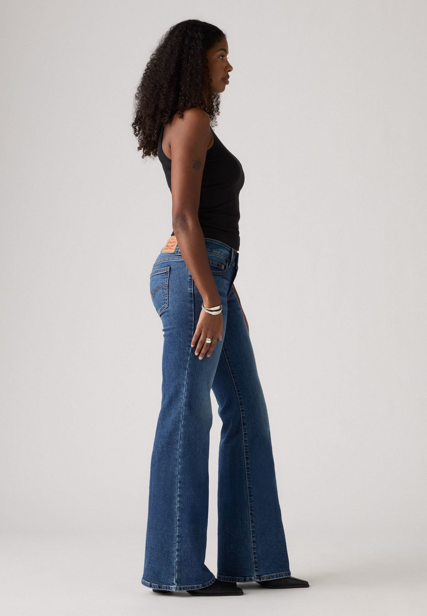 Levi's® SUPERLOW FLARE - Jeansy dzwony - uzdrawiająca moc