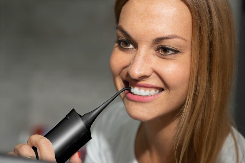 Naprava za čiščenje medzobnih prostorov Concept Perfect Smile ZK4021