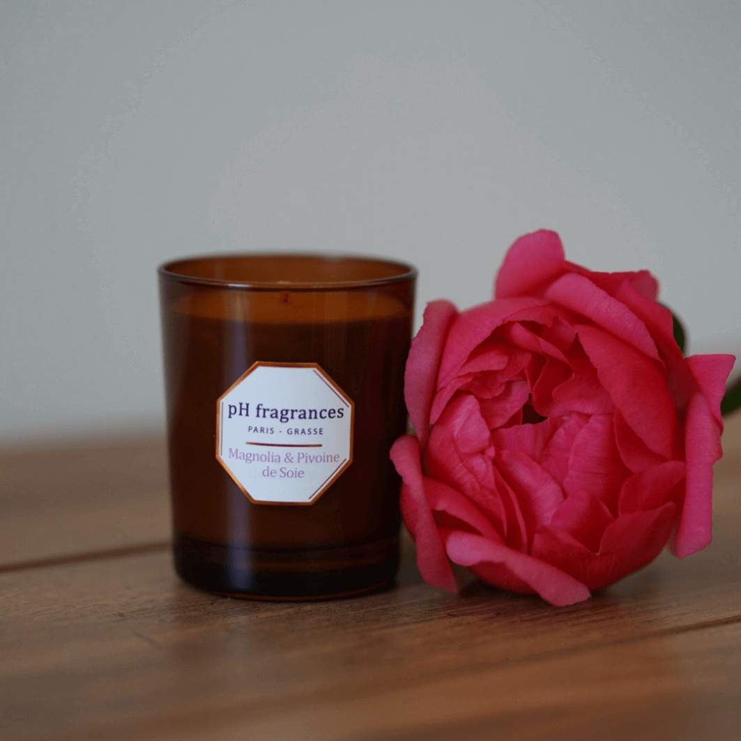 pH aromātiskā svece Magnolija un tēja - 180 g