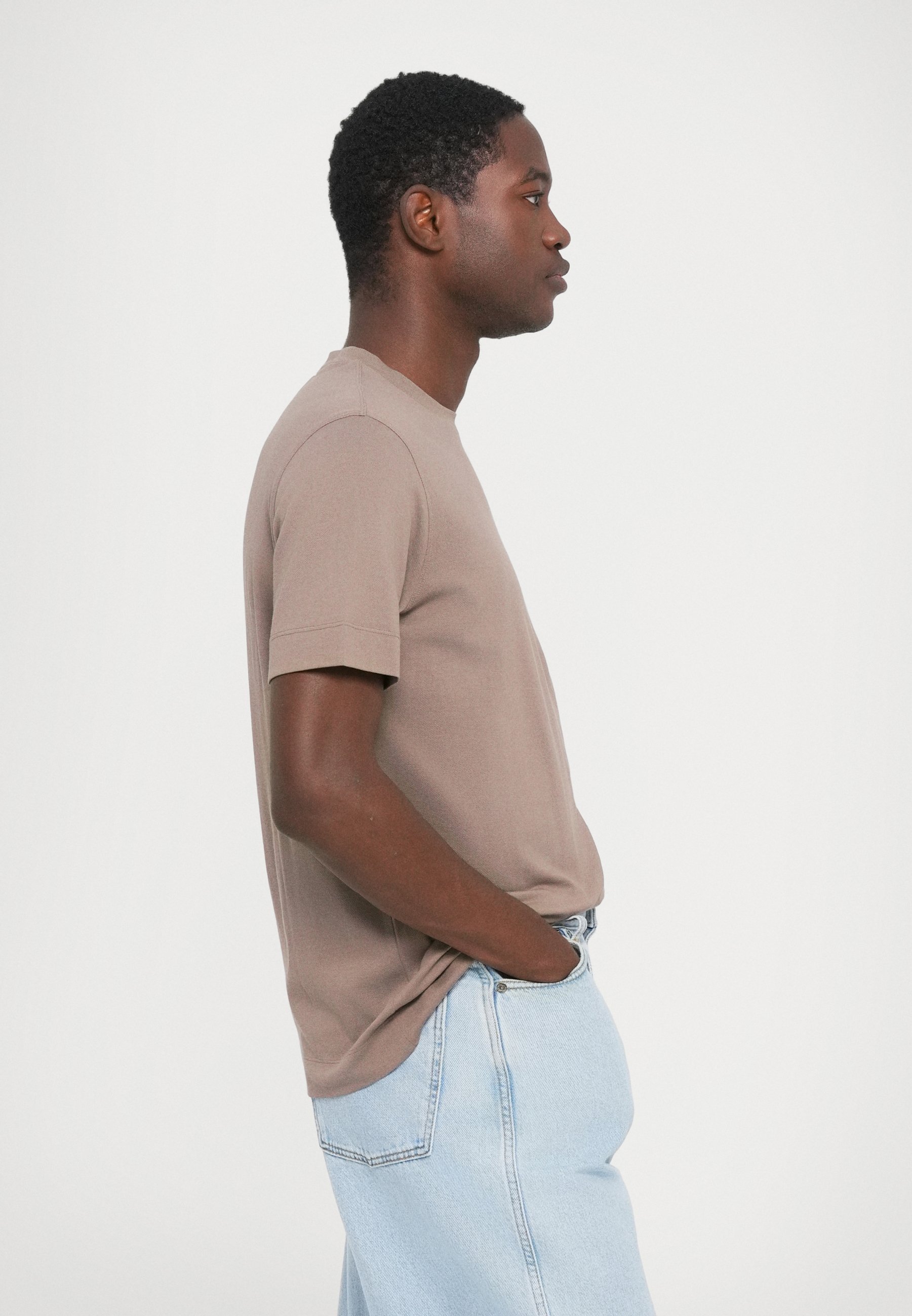 Emporio Armani Basic T-shirt - walnoot