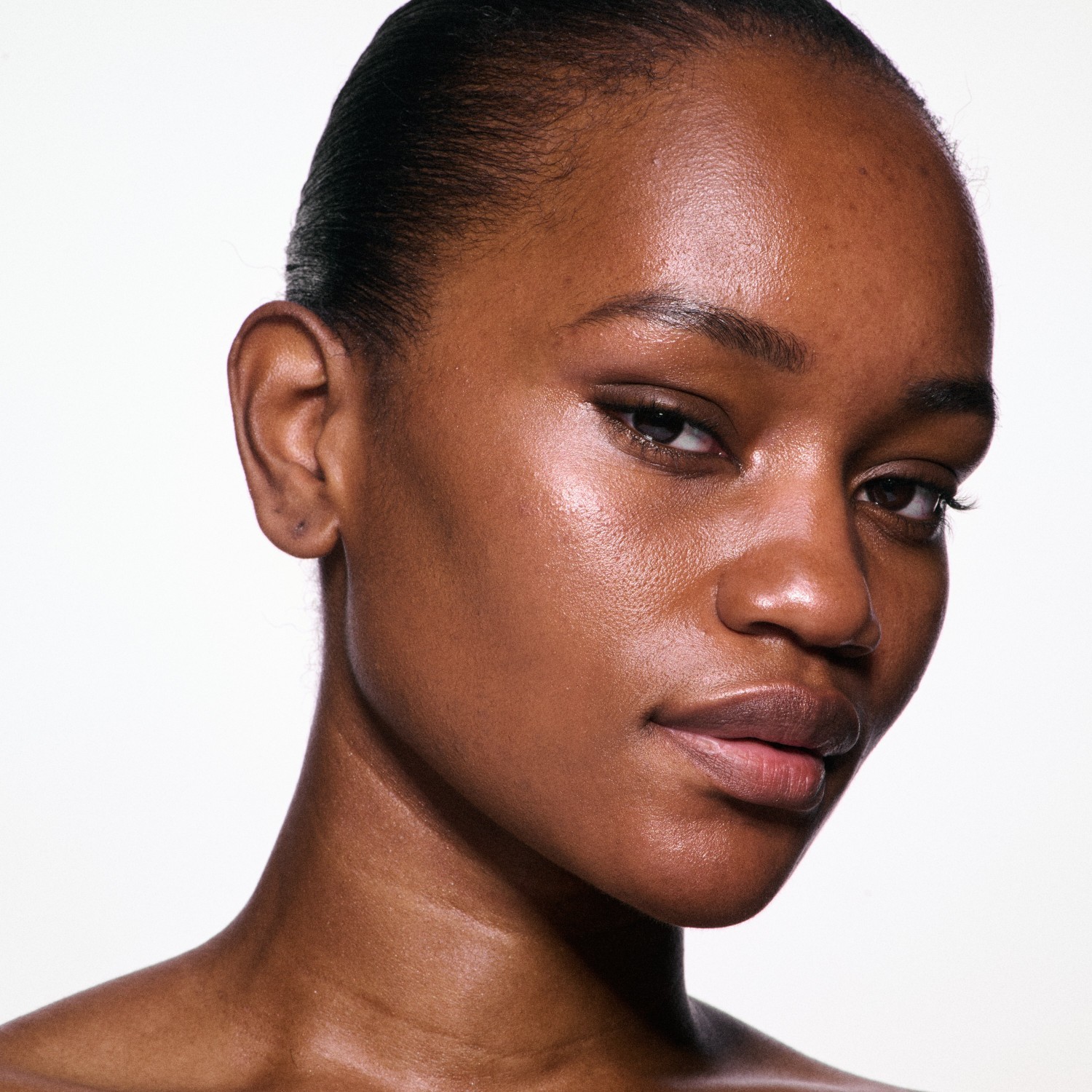 MAC žvilgantis pieštukas „Skinfinish Lightstruck“ – 15 ml