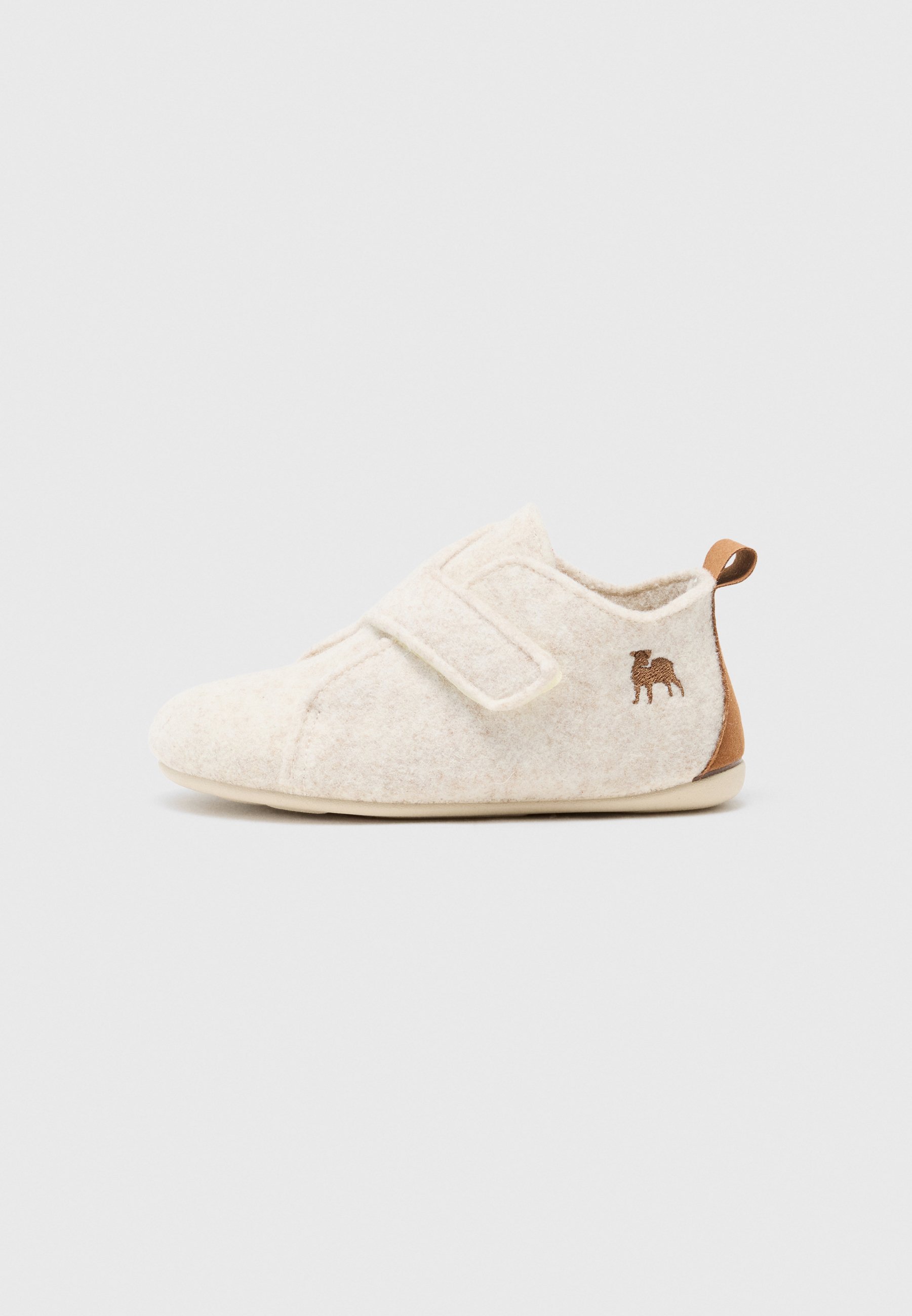 Shepherd BREMEN BAREFOOT UNISEXE - Pantoufles - crème