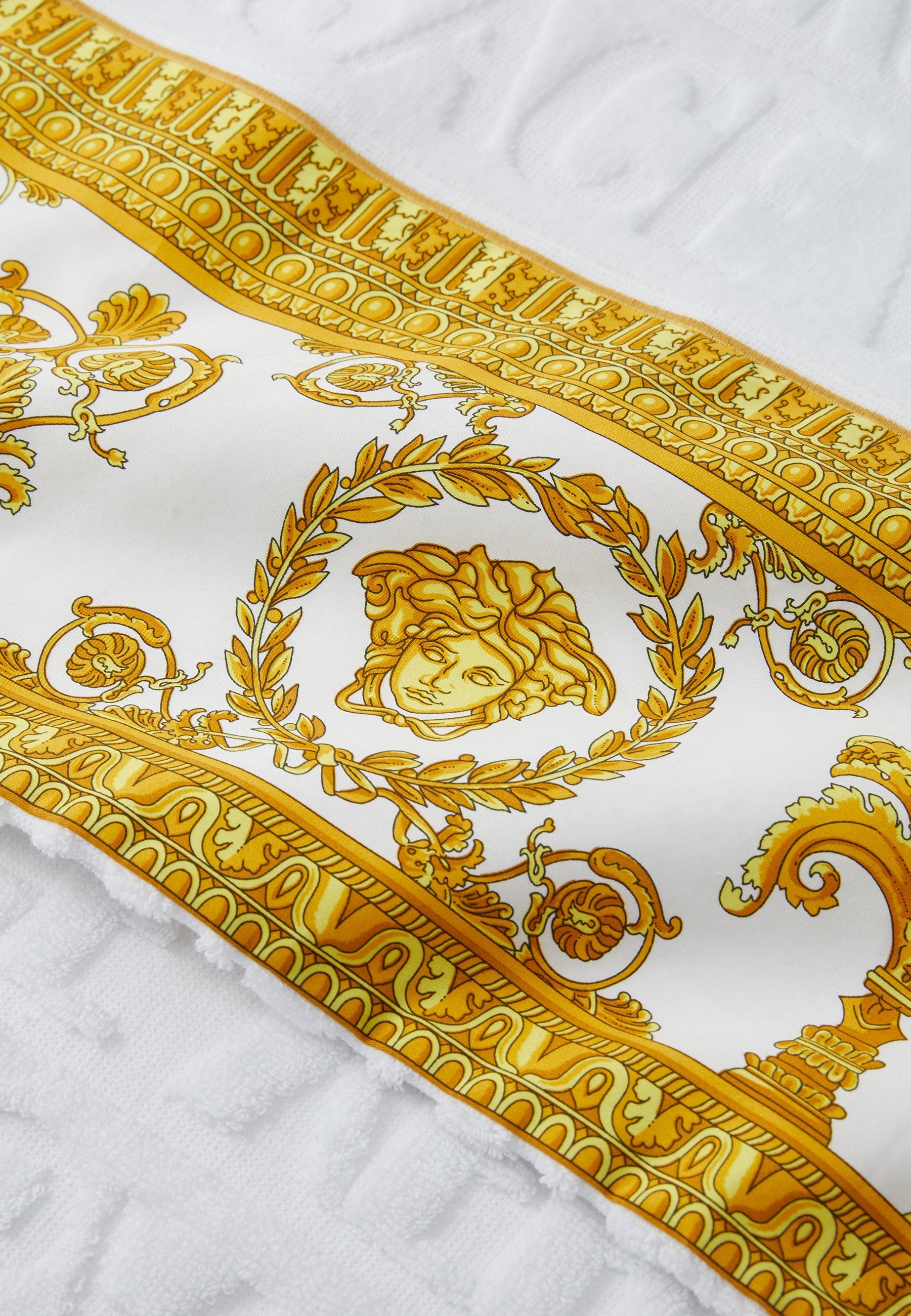 Versace badhanddoek I Heart Baroque - Handdoek - wit/goudkleurig