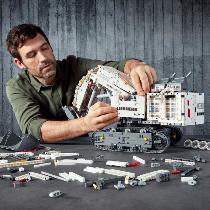 LEGO® Technic 42100 Escavatore Liebherr R 9800, veicolo da costruzione radiocomandato, kit di costruzione