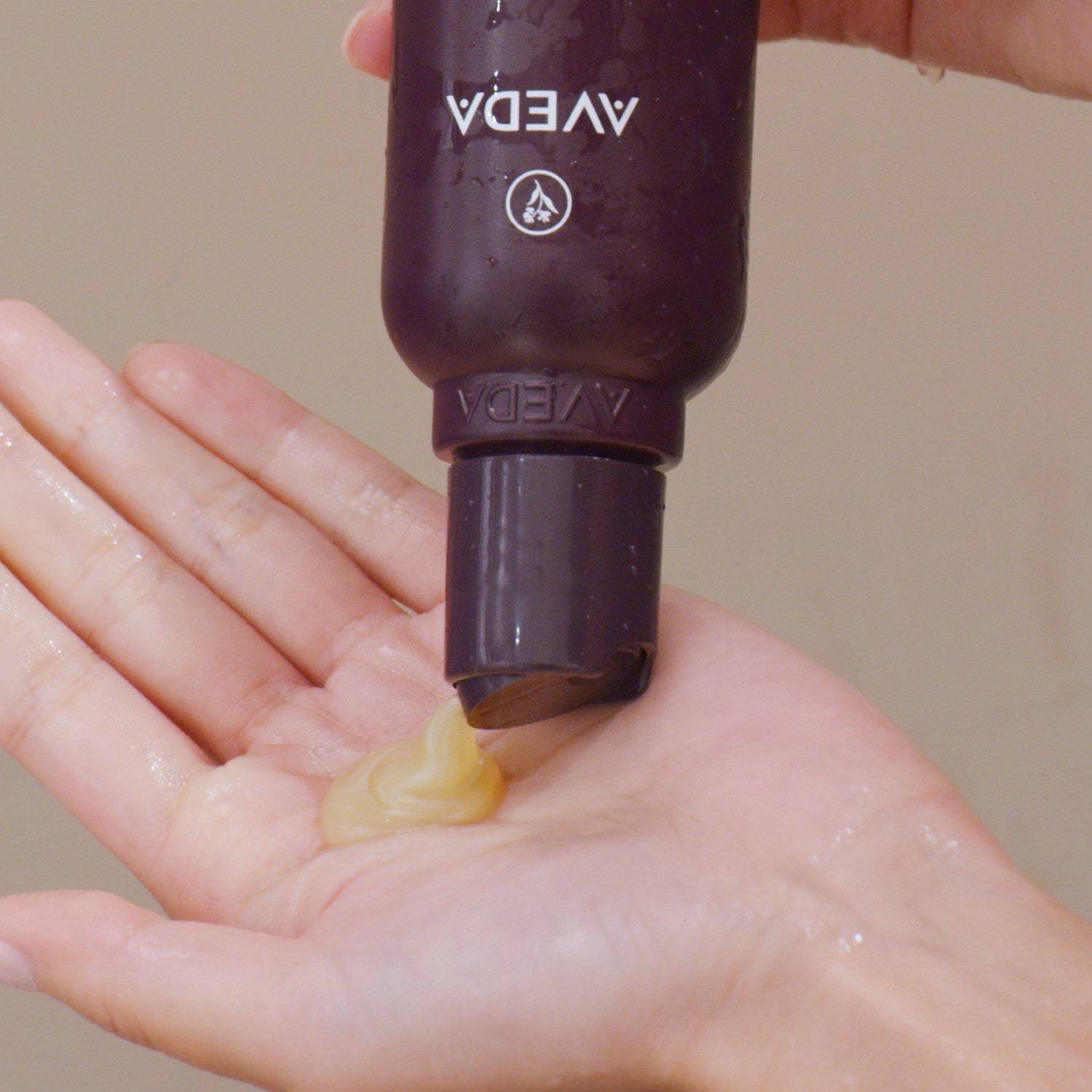 Aveda Invati Ultra Advanced™ šveitimas-šampūnas: lengvas – 50 ml