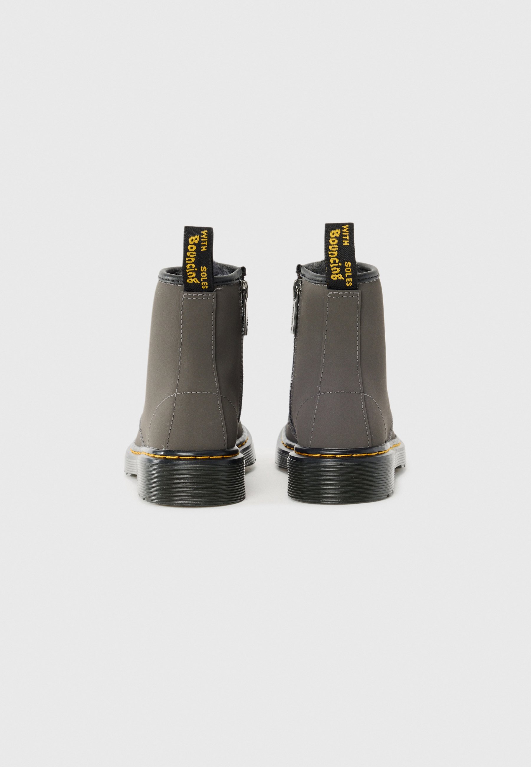 Dr. Martens SERENA 8 EYE UNISEX - Vinterstøvler - gunmetal soho buck