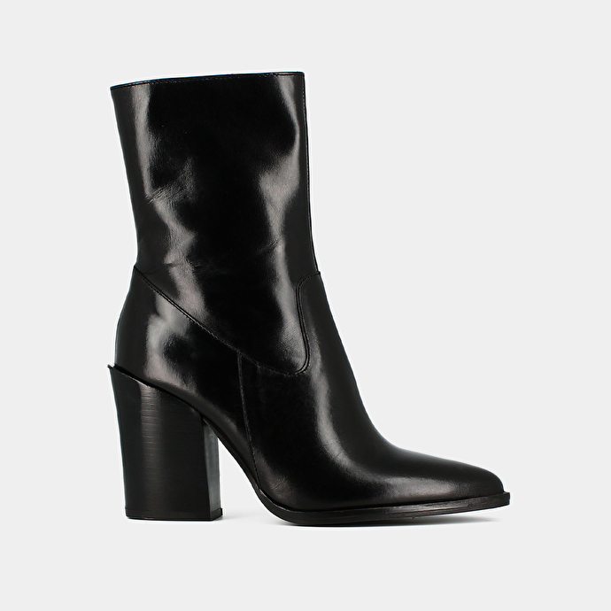 Bottines à talons et bouts pointus  en cuir noir