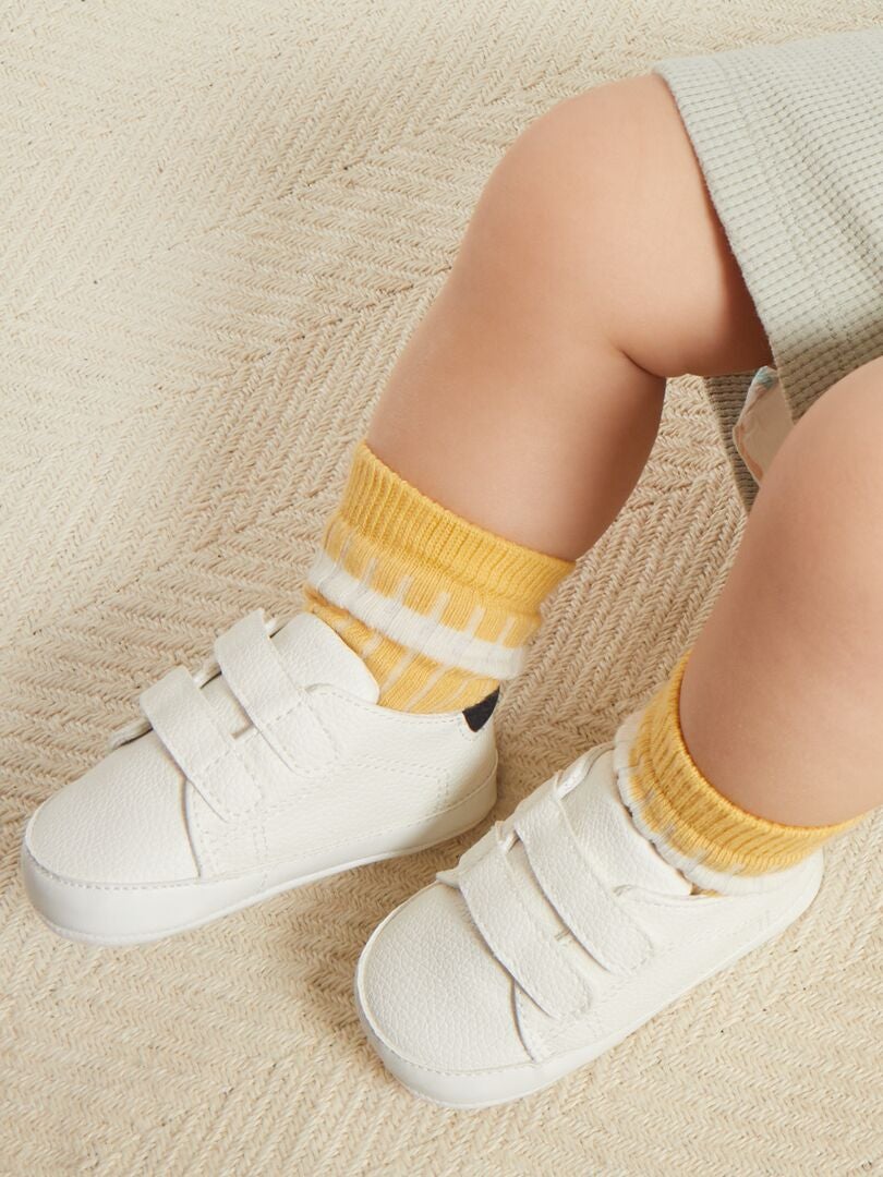 Tweekleurige sneakers met klittenbandsluiting - wit