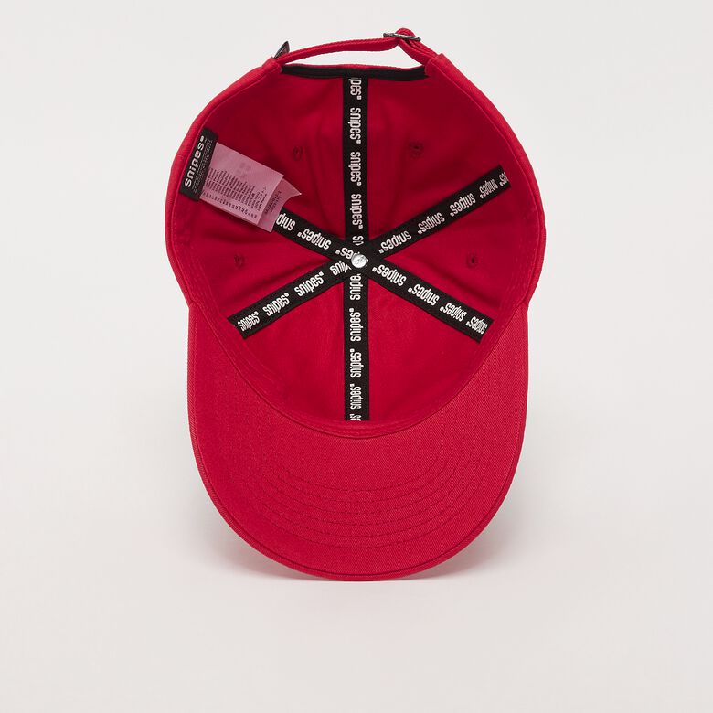 Baseballpet met schuin logo en contrasterende bies