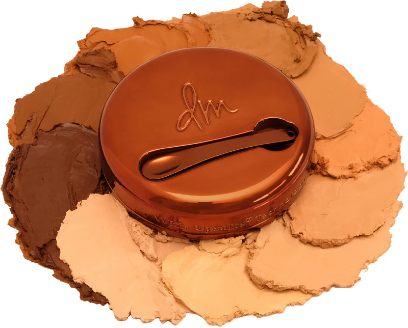 Base em pó compacto com efeito blur e base cremosa Danessa Myricks Beauty Yummy Skin Blurring Balm