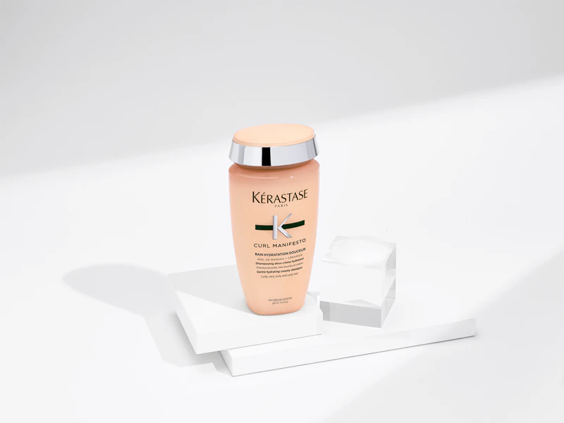 Kérastase Curl Manifesto Bain Hydratation Douceur ravitseva shampoo kiharille ja aaltoileville hiuksille