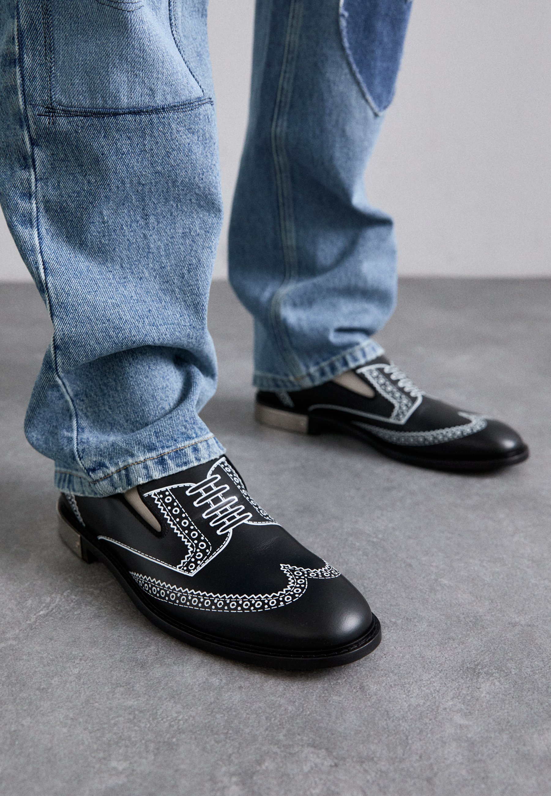 Mocassins MOSCHINO - noir/blanc