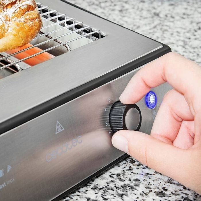 Tostapane orizzontale Cecotec Turbo EasyToast Basic. 3 elementi riscaldanti al quarzo, 6 livelli di potenza, vassoio raccogli briciole.