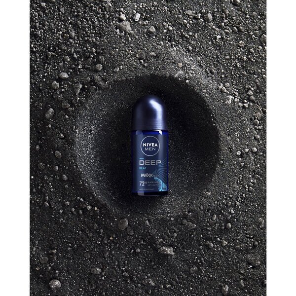 Nivea Men Deep Black Carbon Beat antiperspirant v valjčku 50 ml