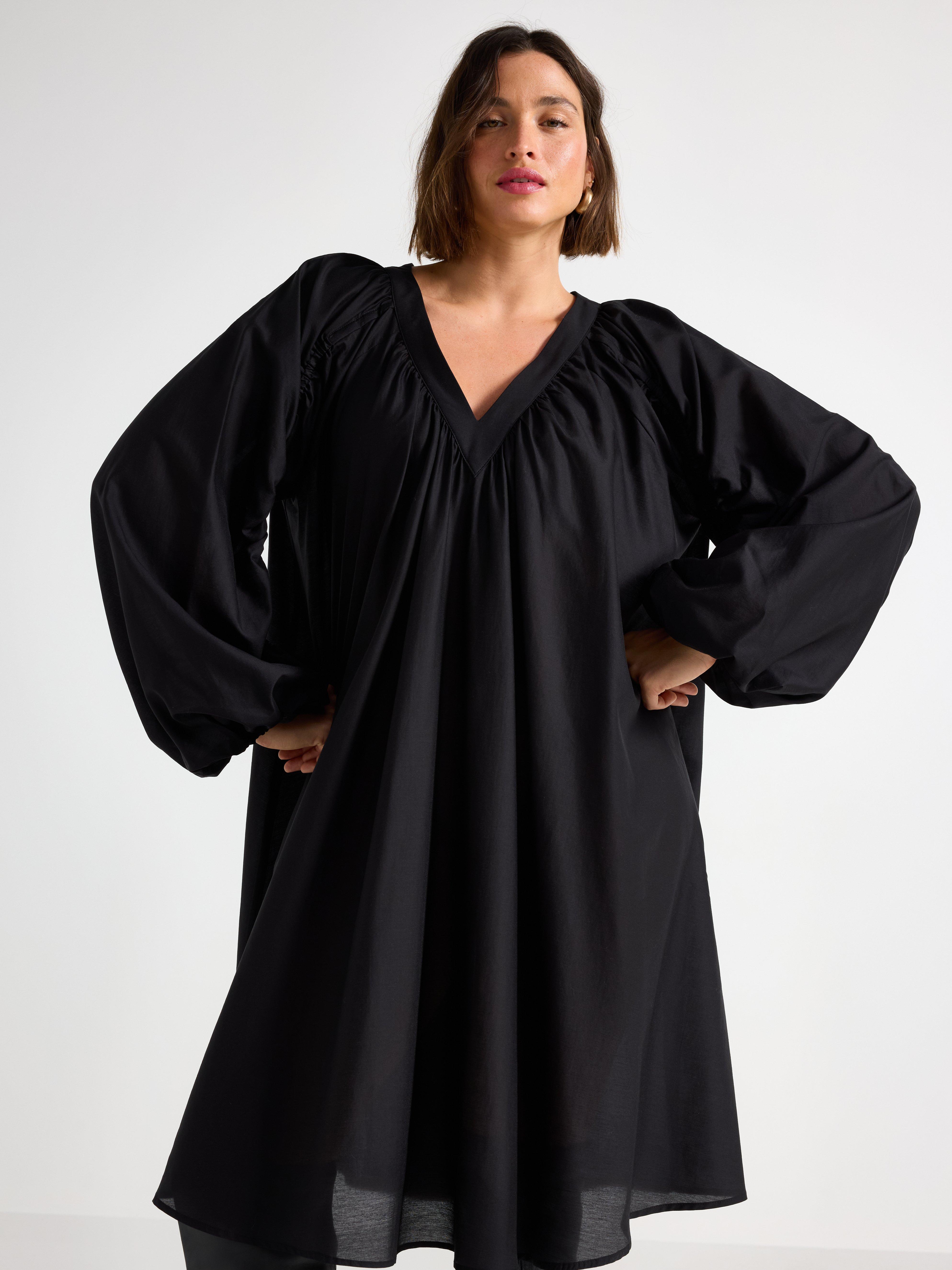 Minivestido con mangas abullonadas negro