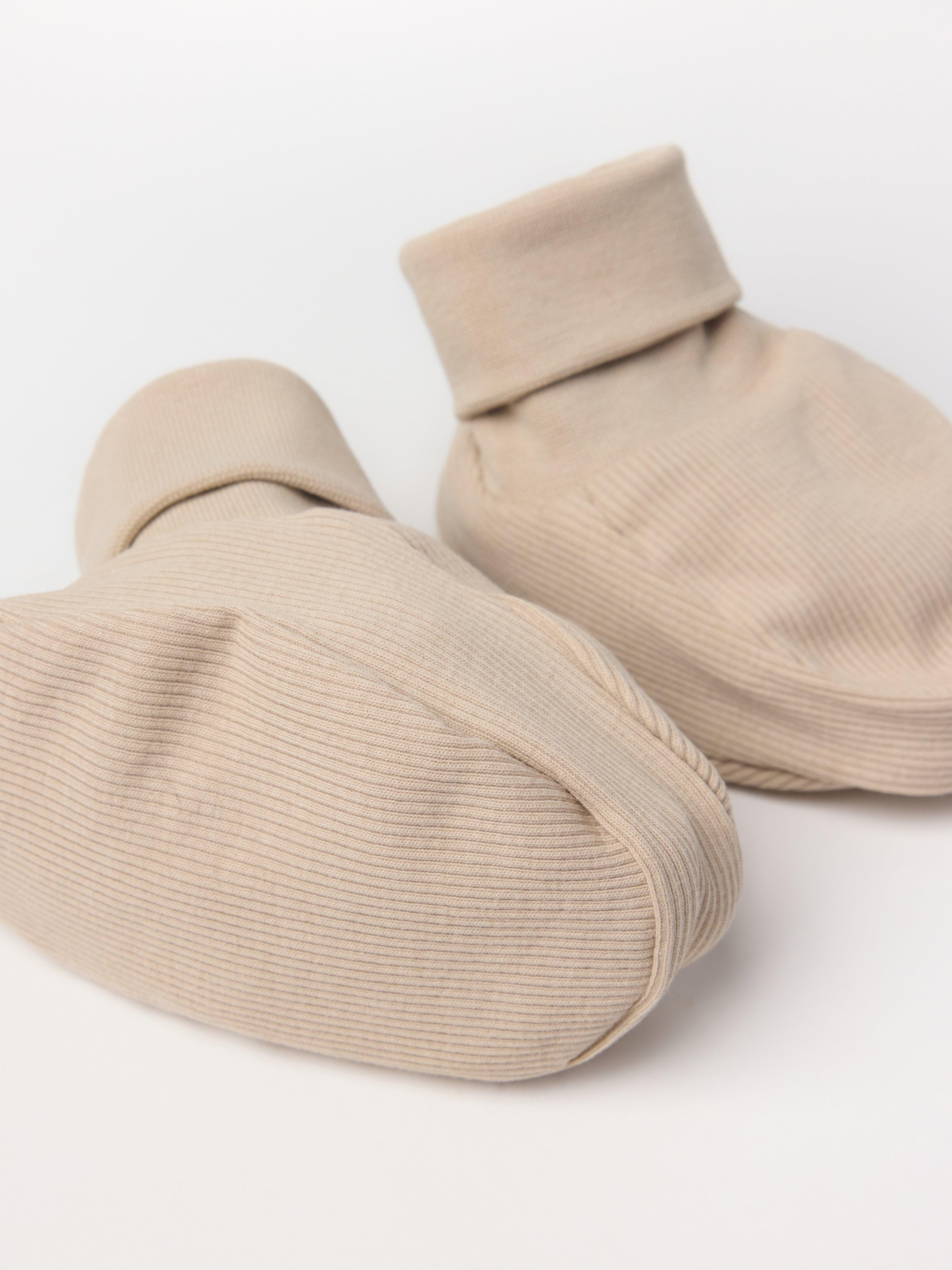 Ribbede støvletter Beige