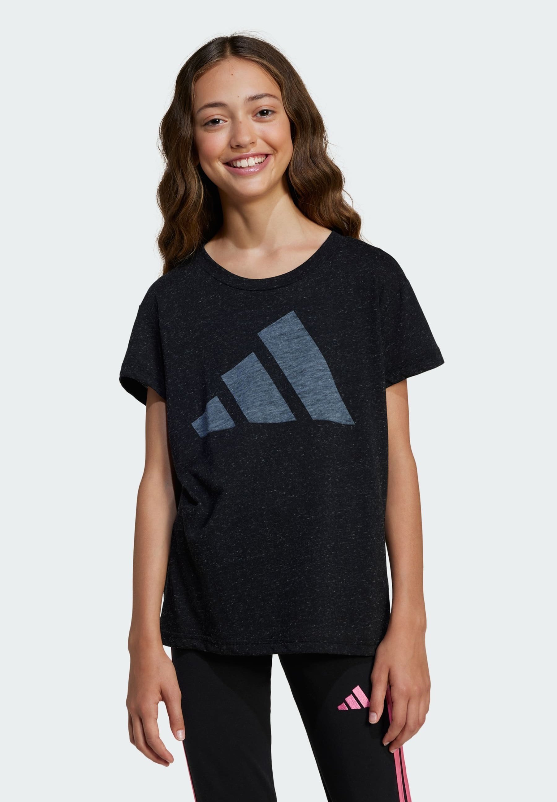adidas Sportswear ESSENTIALS KIDS - Print T-särk - mustvalge