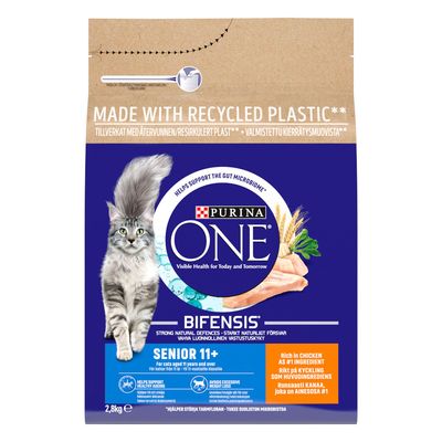 Alimento seco para gatos PURINA ONE Senior 11+ con pollo y granos integrales